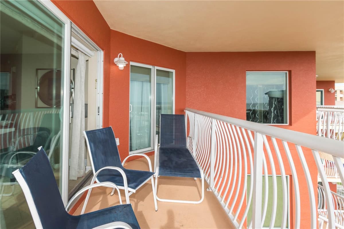 11605 GULF BOULEVARD — photo 28 of 53