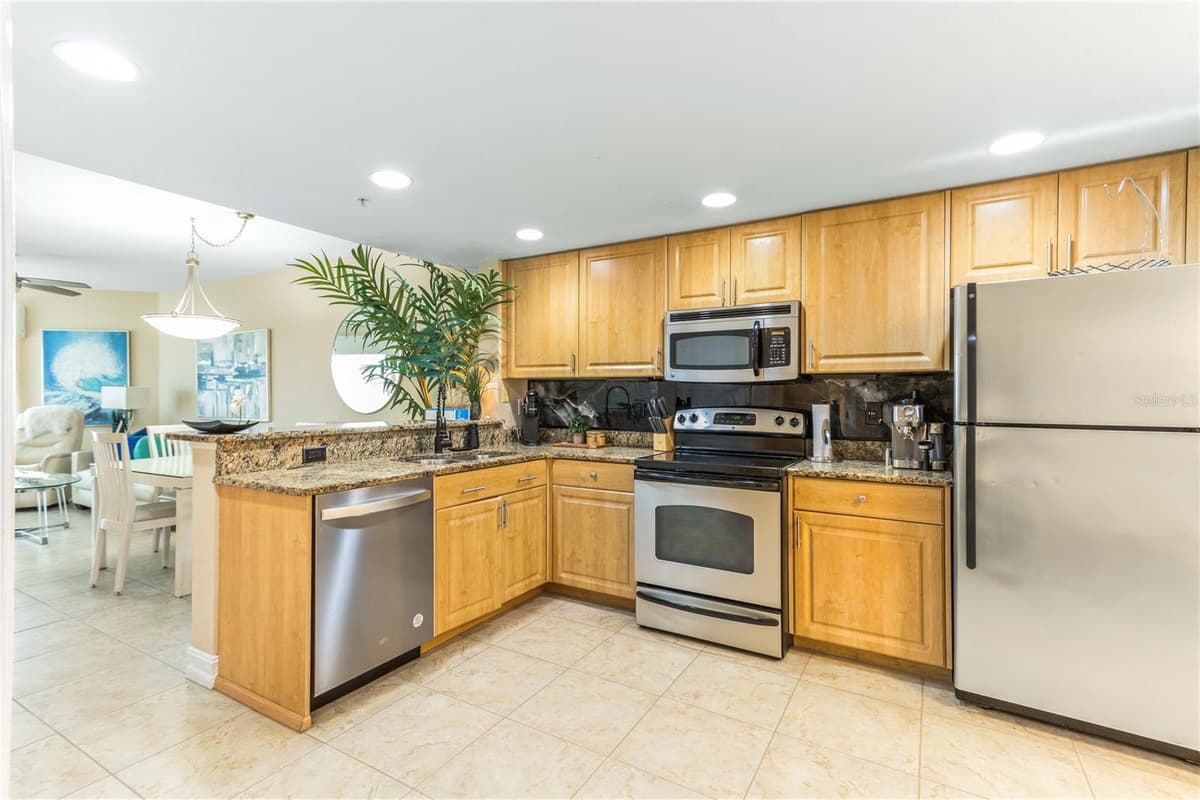 11605 GULF BOULEVARD — photo 14 of 53