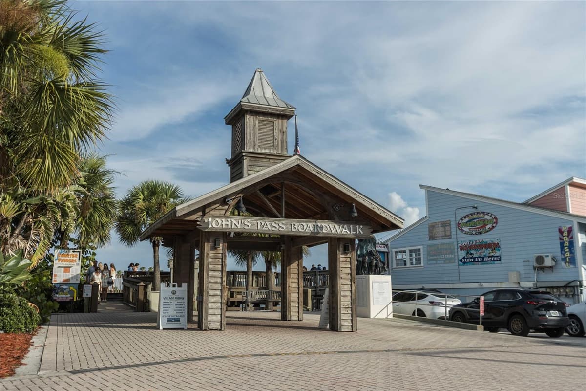11605 GULF BOULEVARD — photo 50 of 53