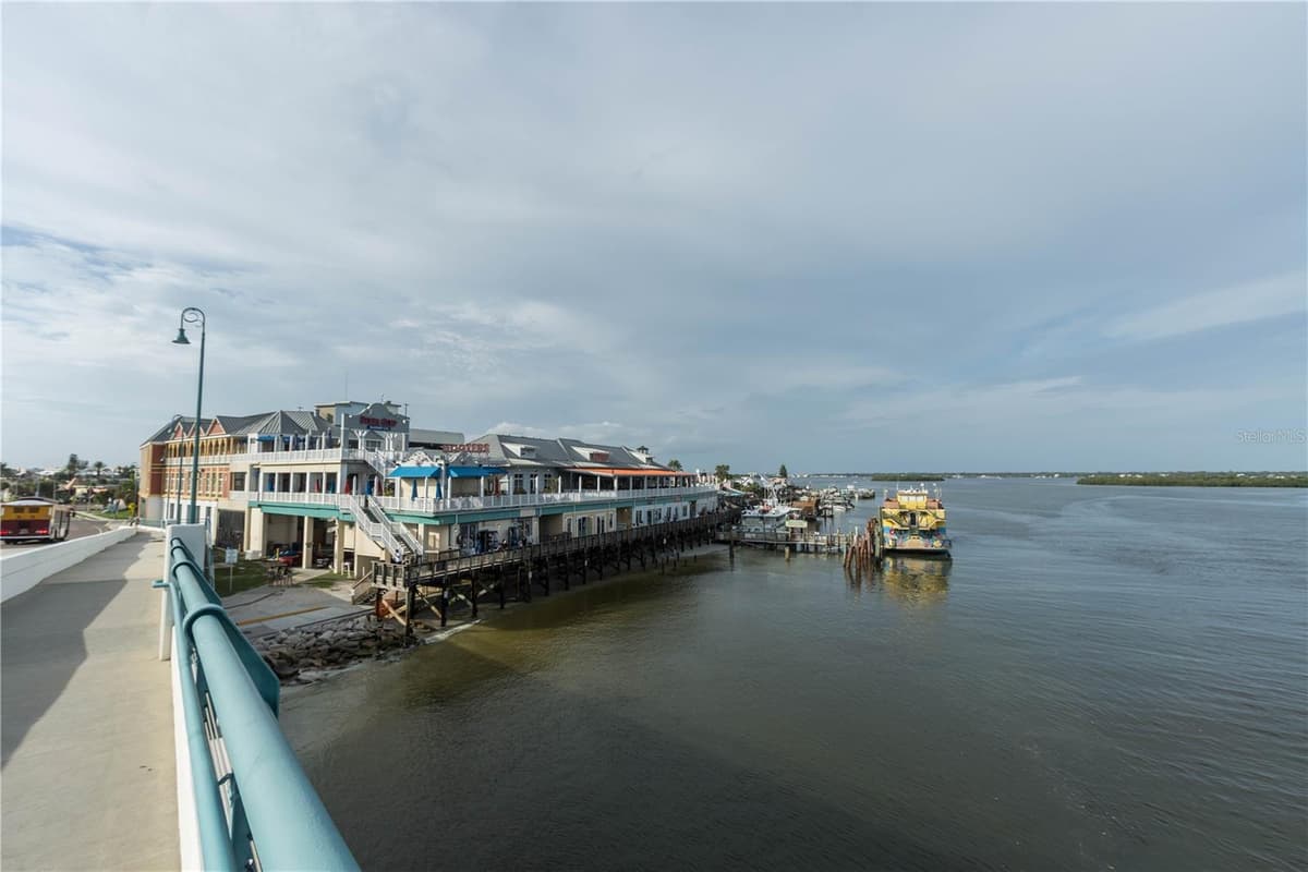 11605 GULF BOULEVARD — photo 46 of 53