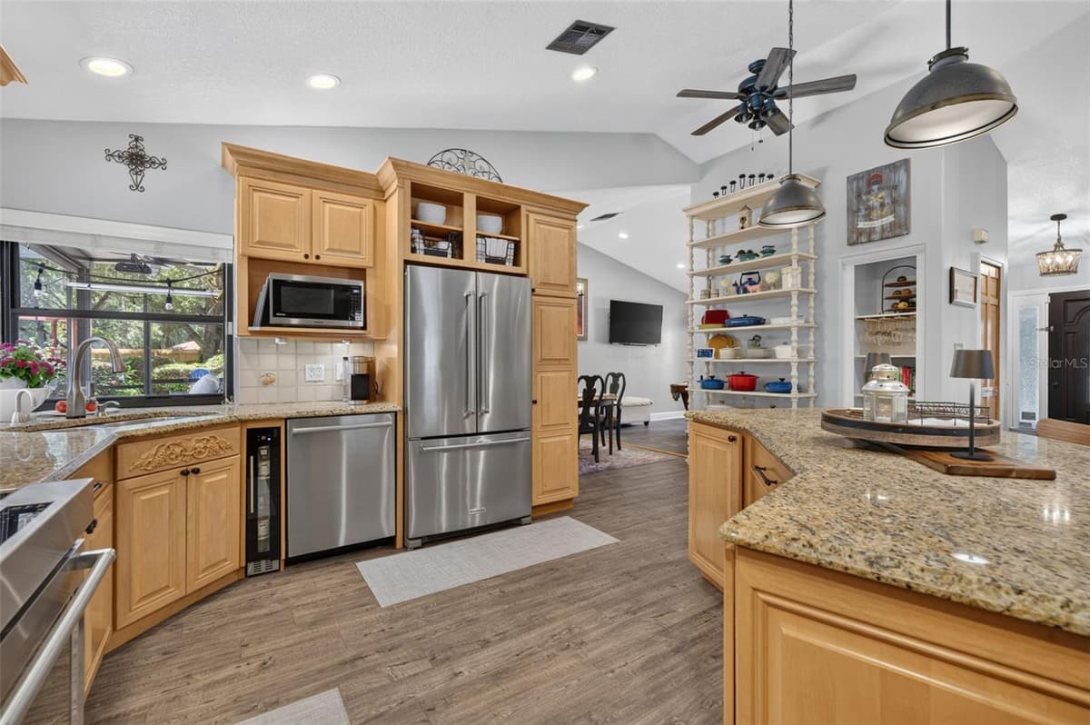 1043 LAKESIDE DRIVE — photo 8 of 75