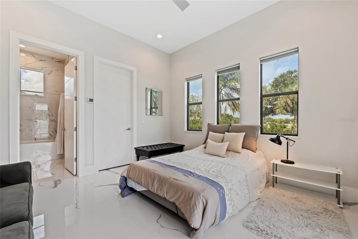 6159 HARBOUR TOWN COURT — photo 34 of 46