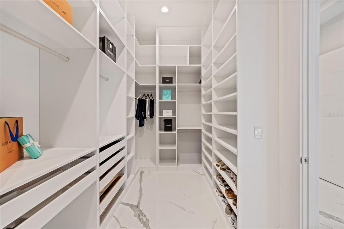 6159 HARBOUR TOWN COURT — photo 15 of 46