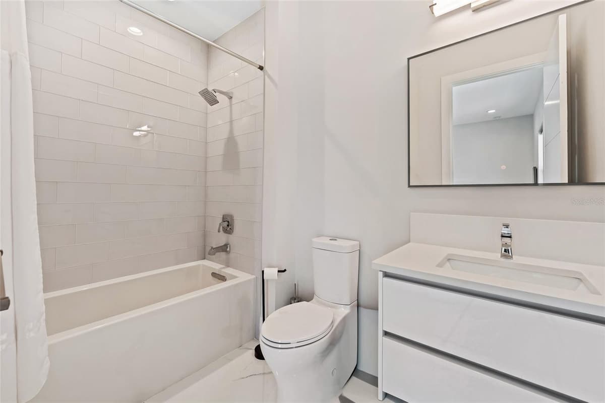 6159 HARBOUR TOWN COURT — photo 28 of 46