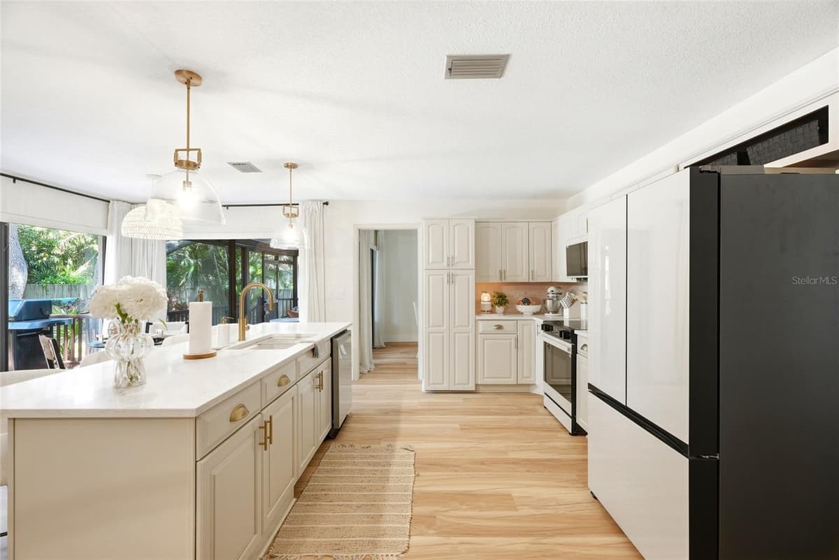 8 CLEARVIEW DRIVE — photo 18 of 54