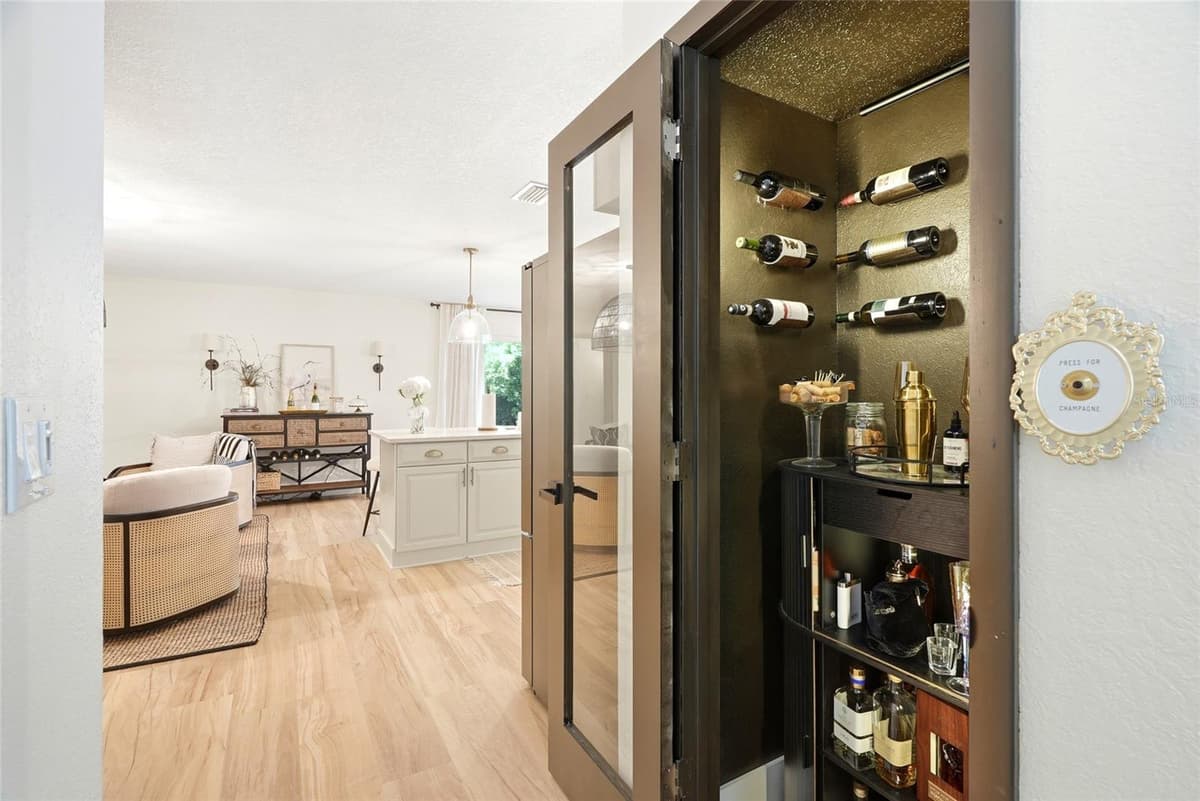 8 CLEARVIEW DRIVE — photo 4 of 54