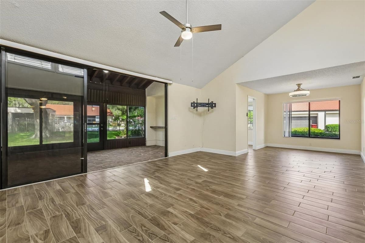 107 SEVILLE COURT — photo 23 of 25