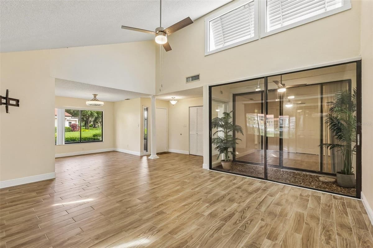 107 SEVILLE COURT — photo 9 of 25