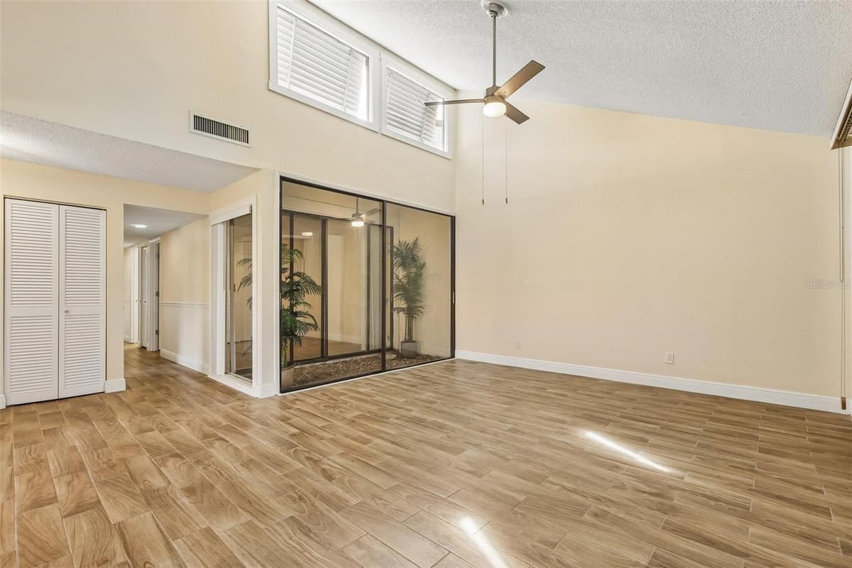 107 SEVILLE COURT — photo 10 of 25