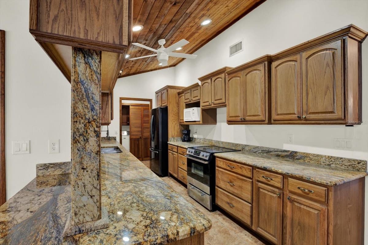 11251 SALINA STREET — photo 12 of 31