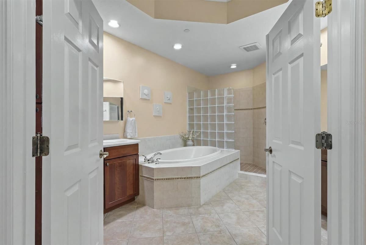 6474 WATERCREST WAY — photo 19 of 46