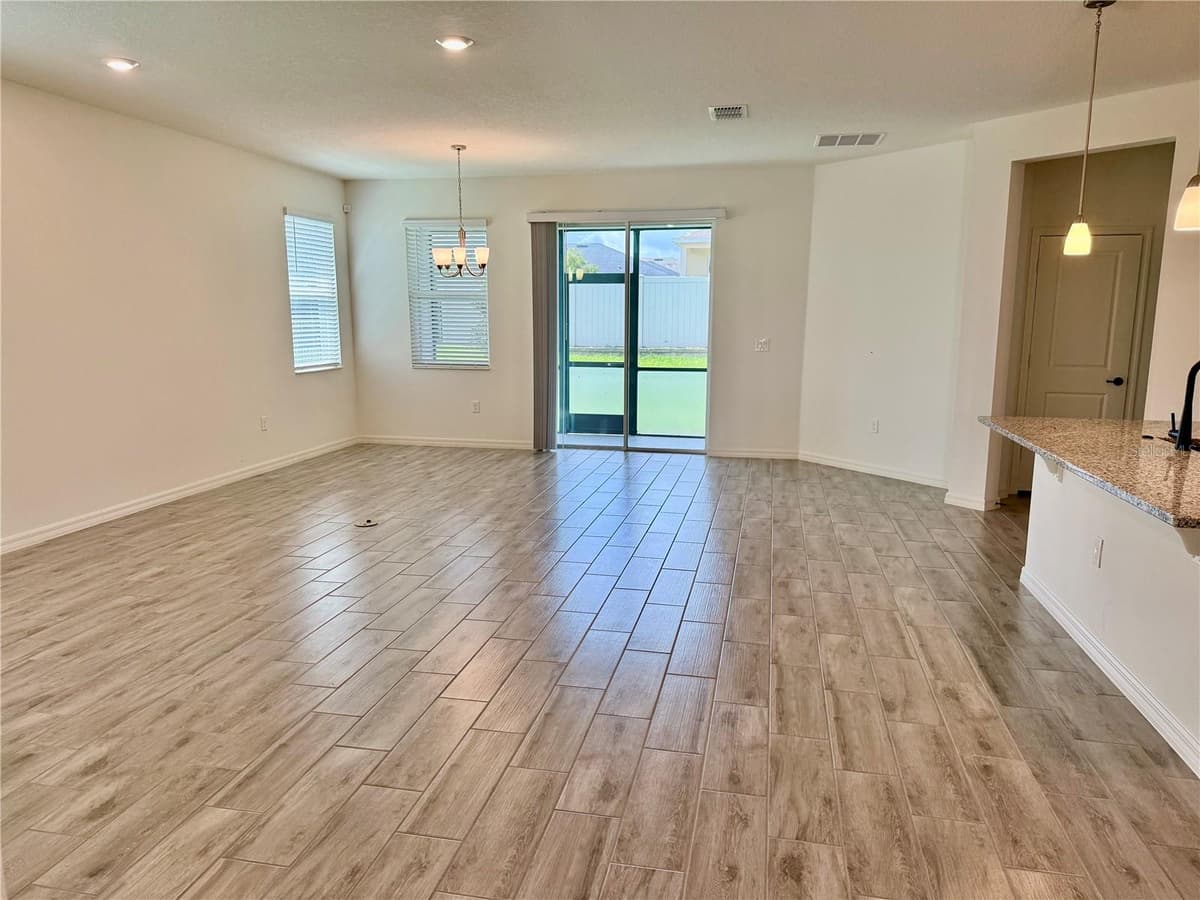 10155 GUTHRIE DRIVE — photo 10 of 28