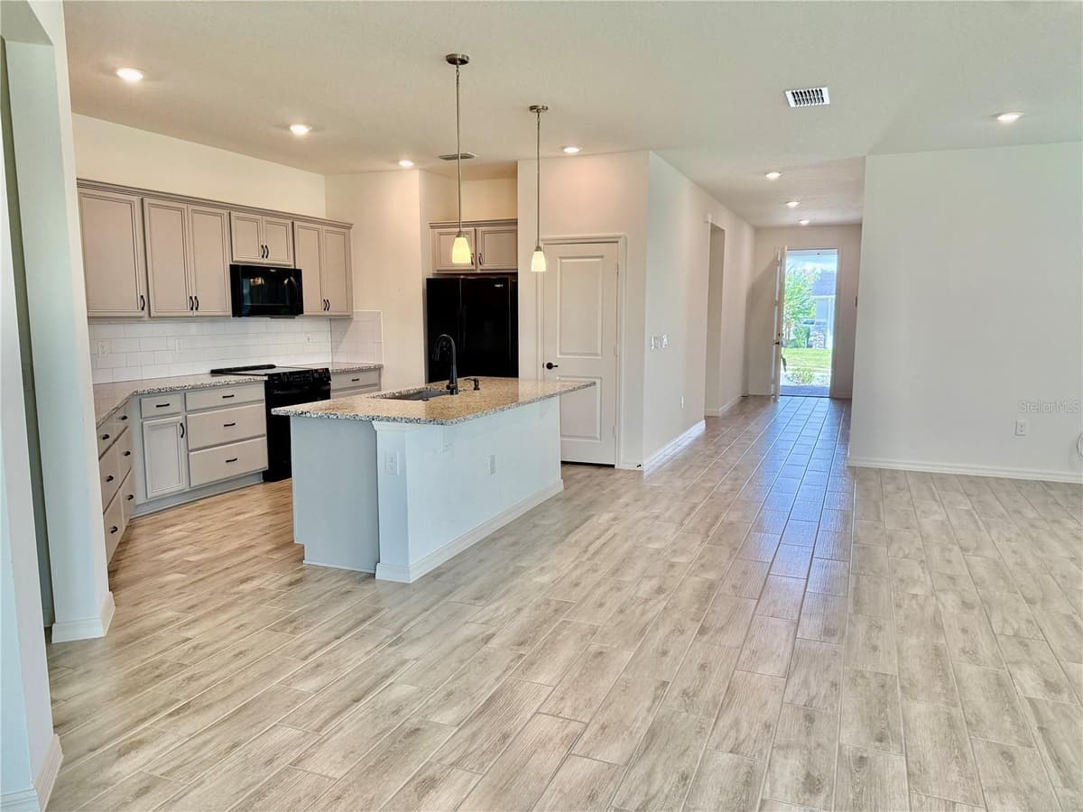 10155 GUTHRIE DRIVE — photo 7 of 28
