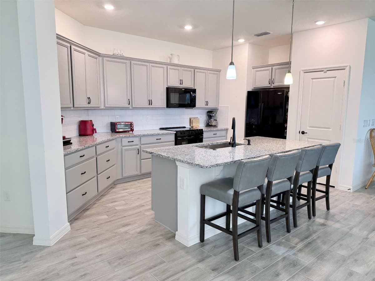 10155 GUTHRIE DRIVE — photo 4 of 28