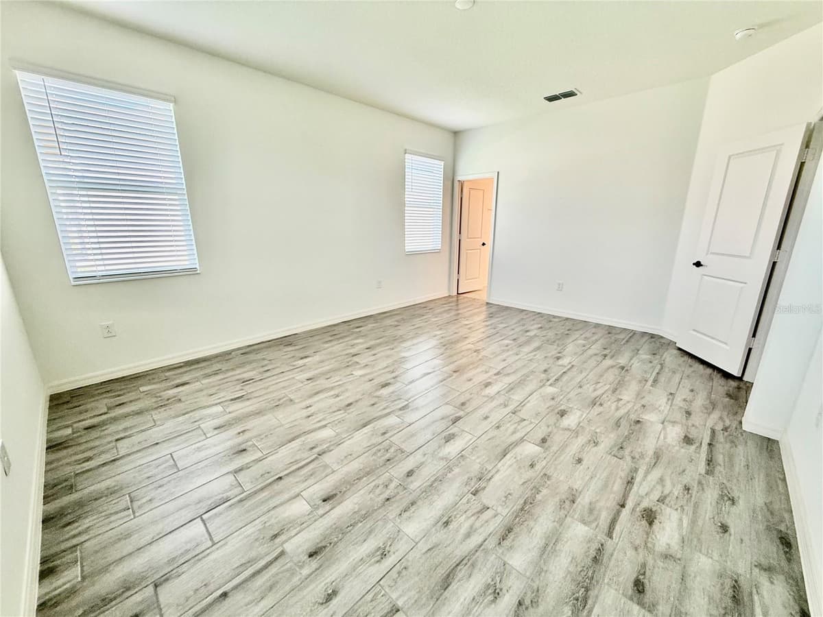 10155 GUTHRIE DRIVE — photo 12 of 28