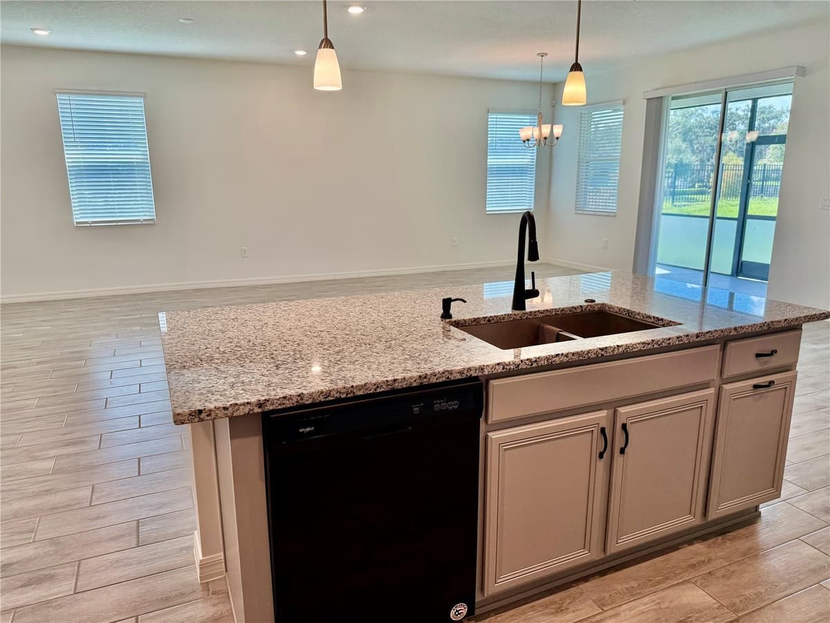 10155 GUTHRIE DRIVE — photo 6 of 28