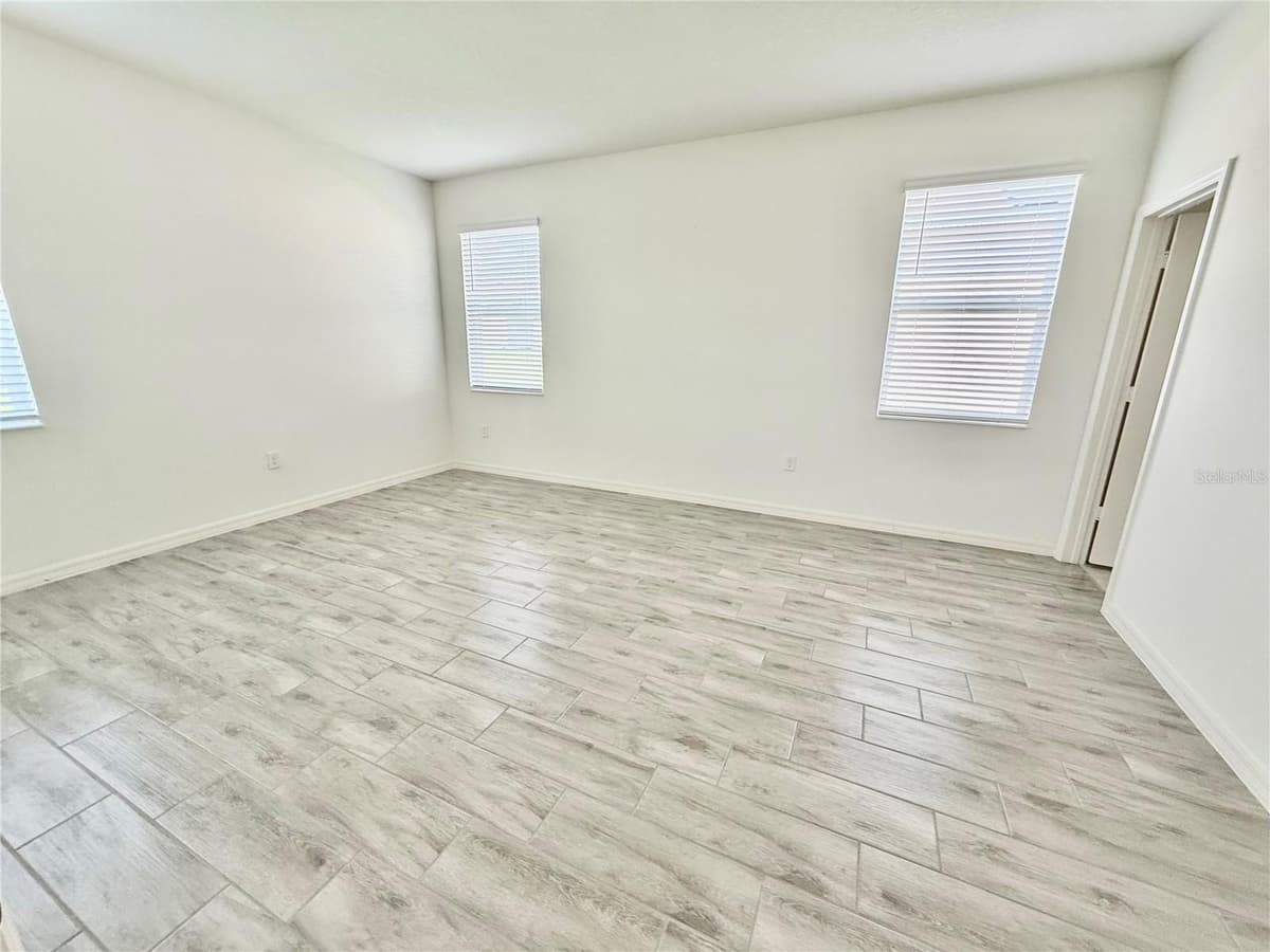 10155 GUTHRIE DRIVE — photo 13 of 28