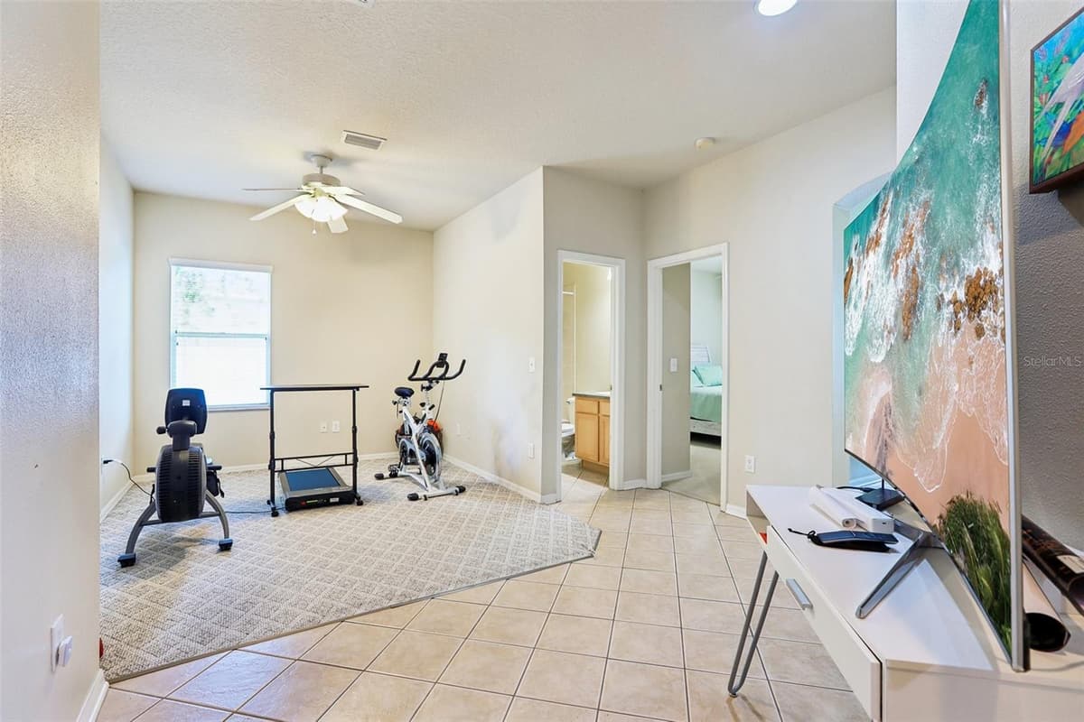 12517 SAFARI LANE — photo 33 of 51