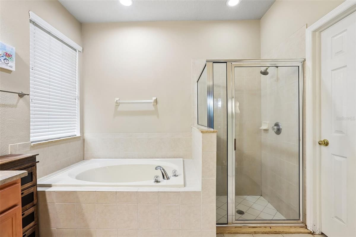 12517 SAFARI LANE — photo 24 of 51