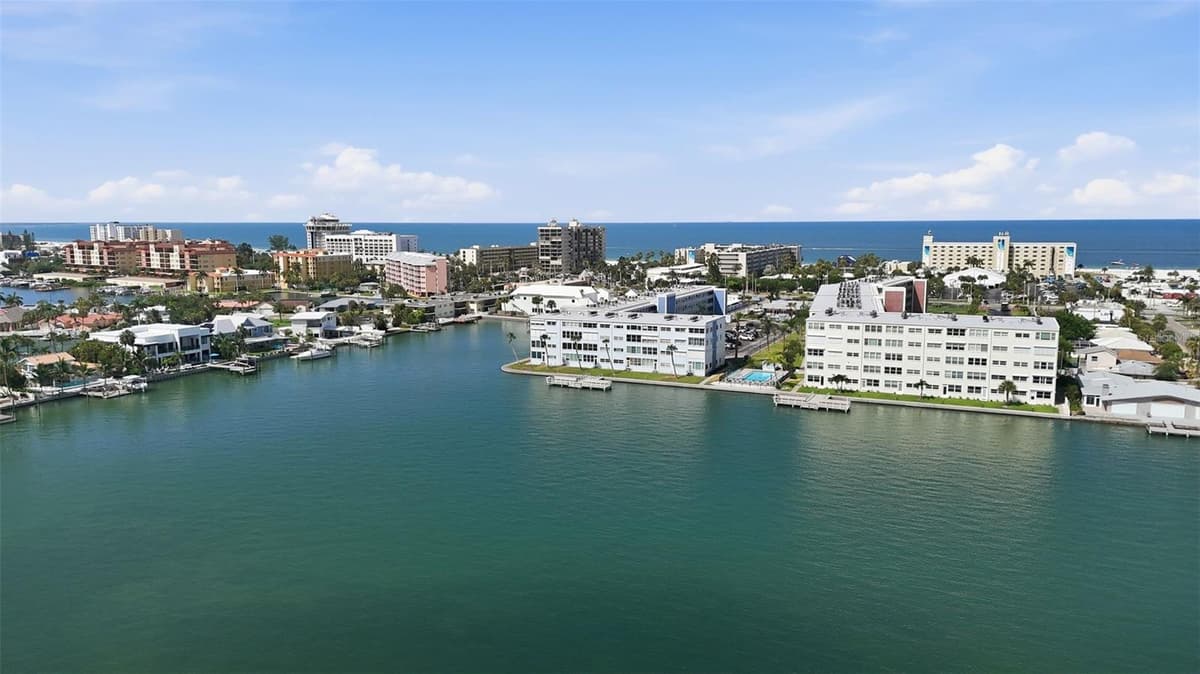 5555 GULF BOULEVARD — photo 1 of 45