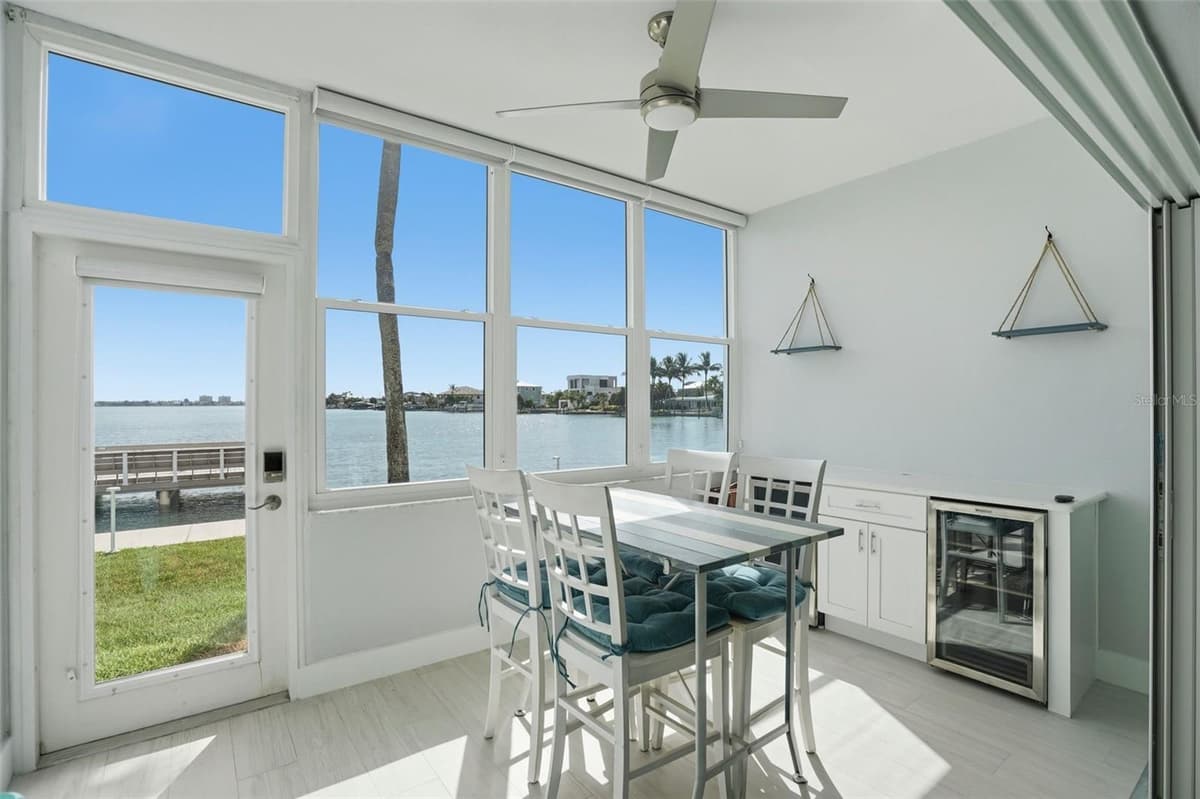 5555 GULF BOULEVARD — photo 4 of 45