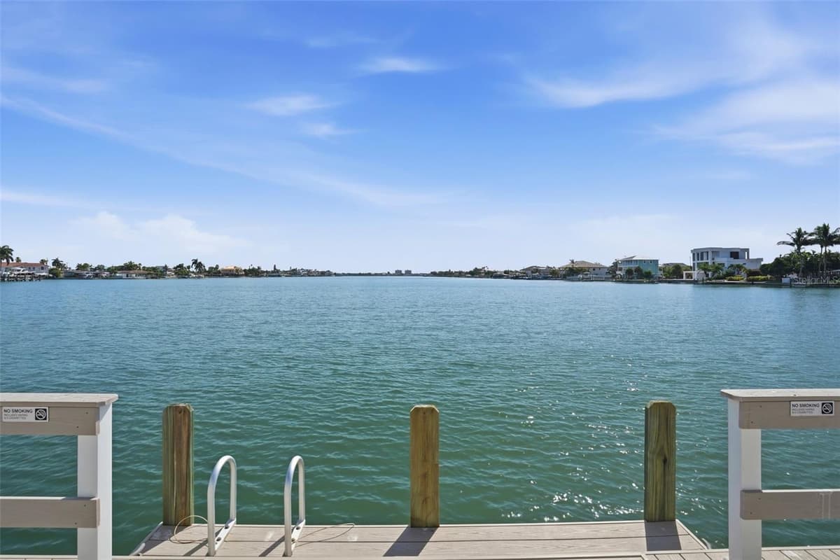 5555 GULF BOULEVARD — photo 34 of 45