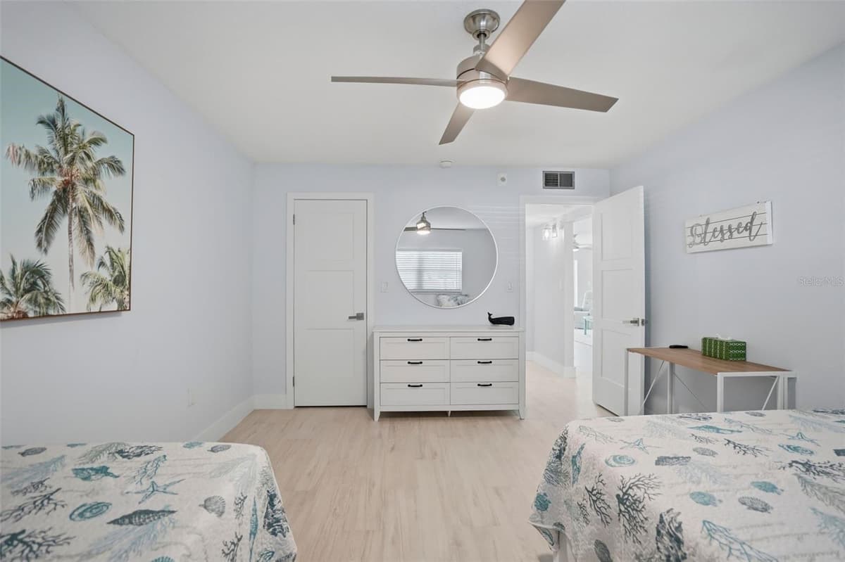 5555 GULF BOULEVARD — photo 21 of 45