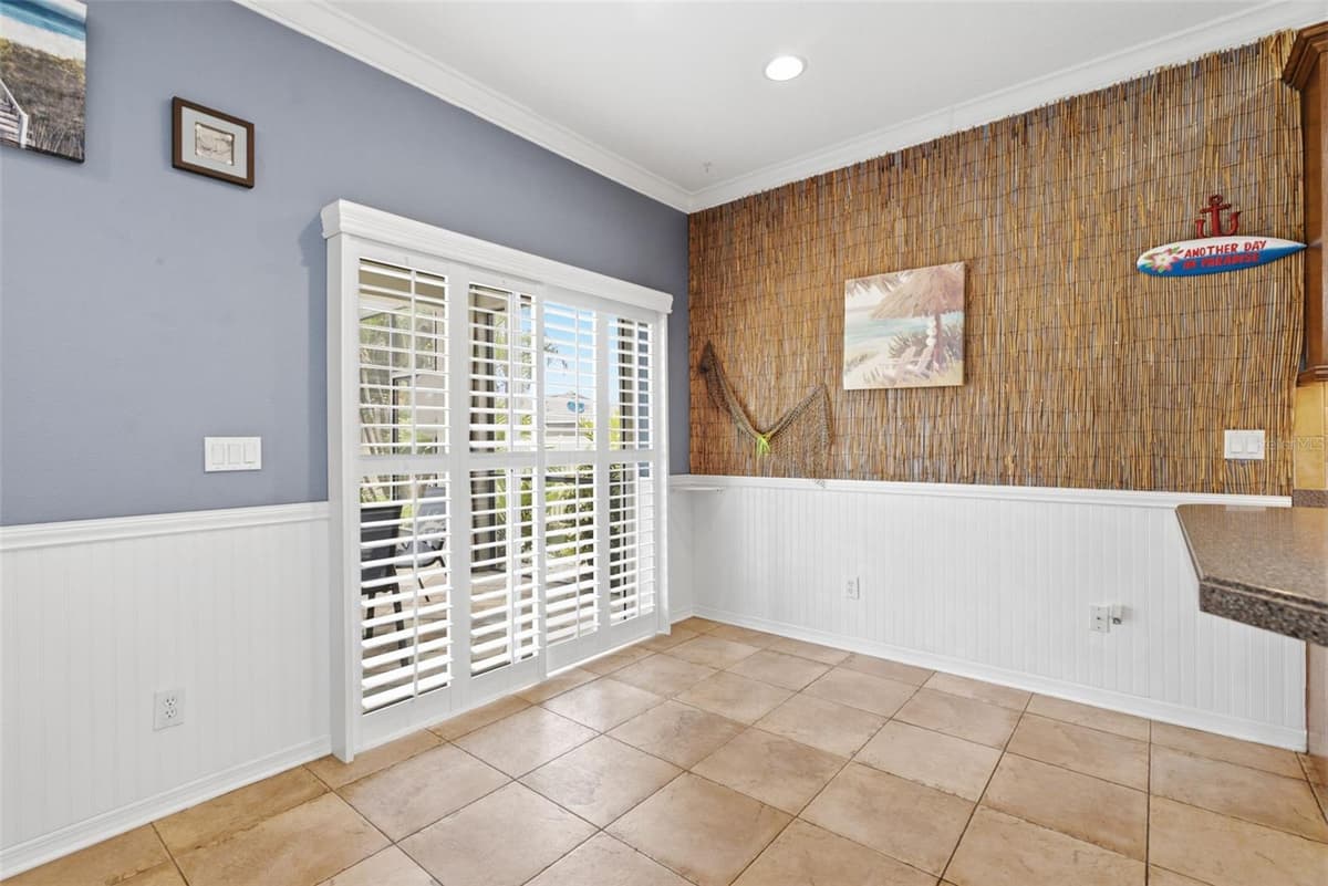718 GRIFFEN HEIGHTS COURT — photo 16 of 54