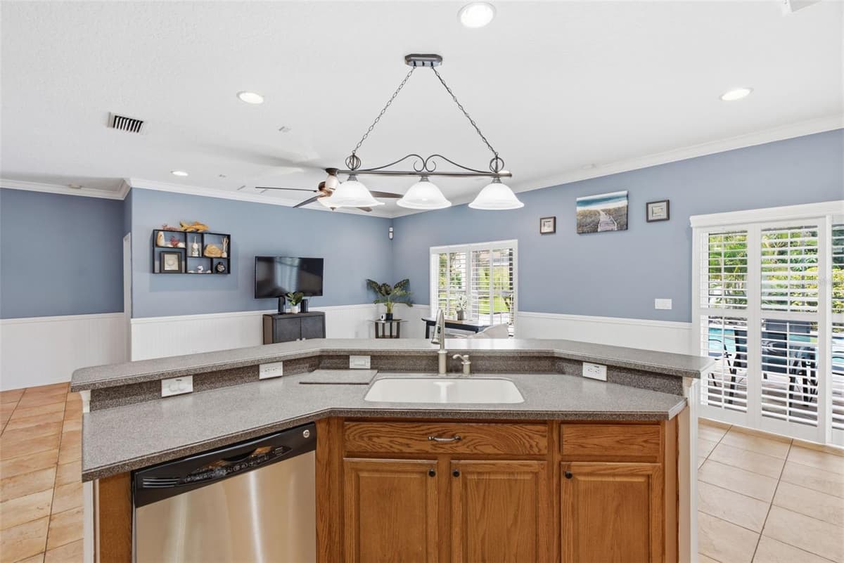 718 GRIFFEN HEIGHTS COURT — photo 14 of 54