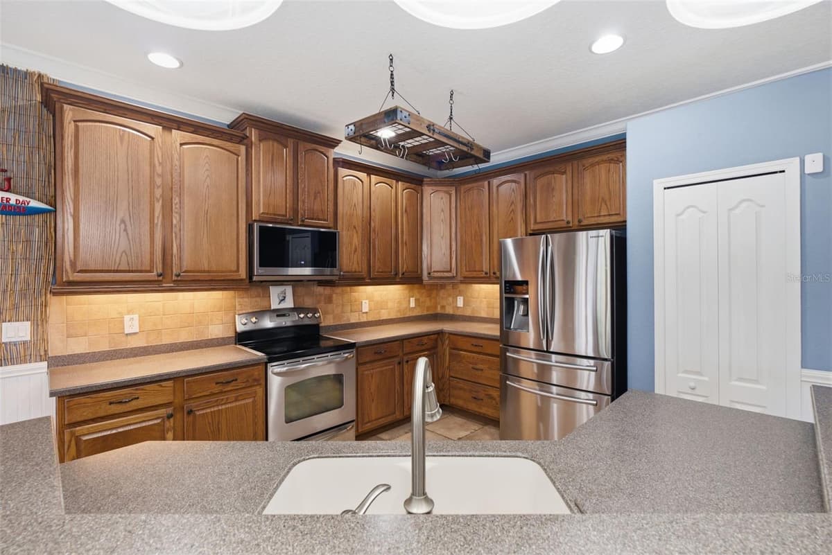 718 GRIFFEN HEIGHTS COURT — photo 15 of 54