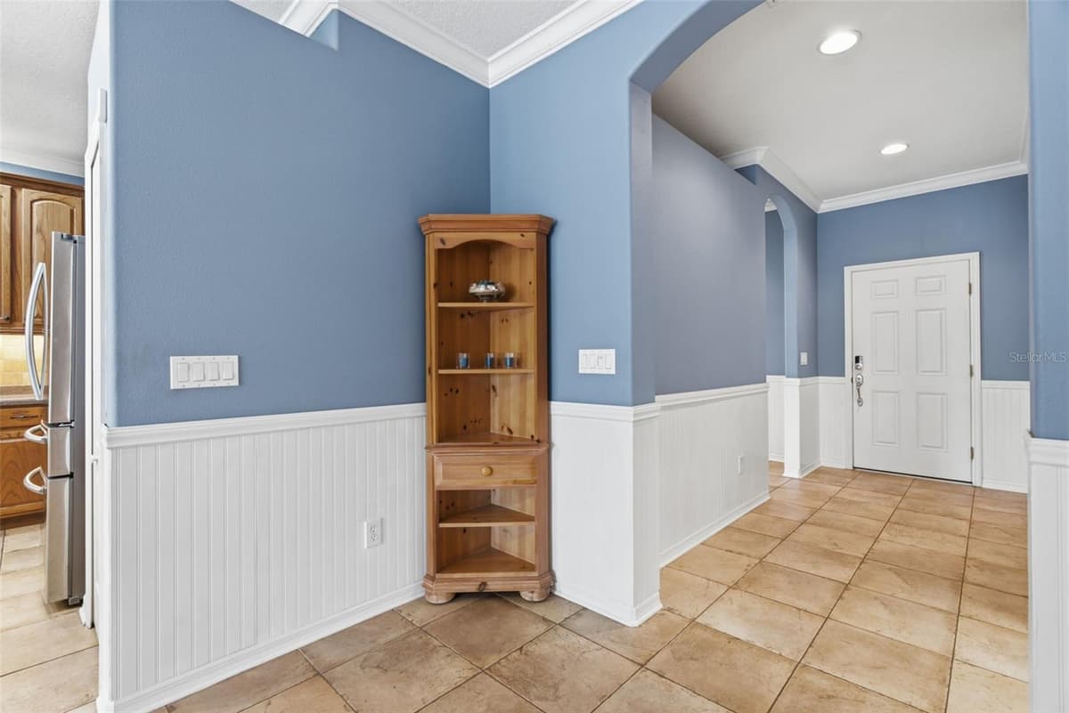 718 GRIFFEN HEIGHTS COURT — photo 11 of 54