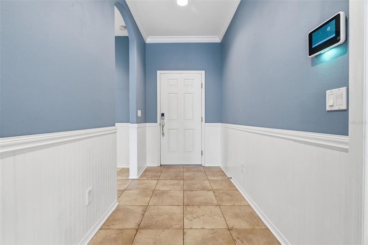 718 GRIFFEN HEIGHTS COURT — photo 2 of 54