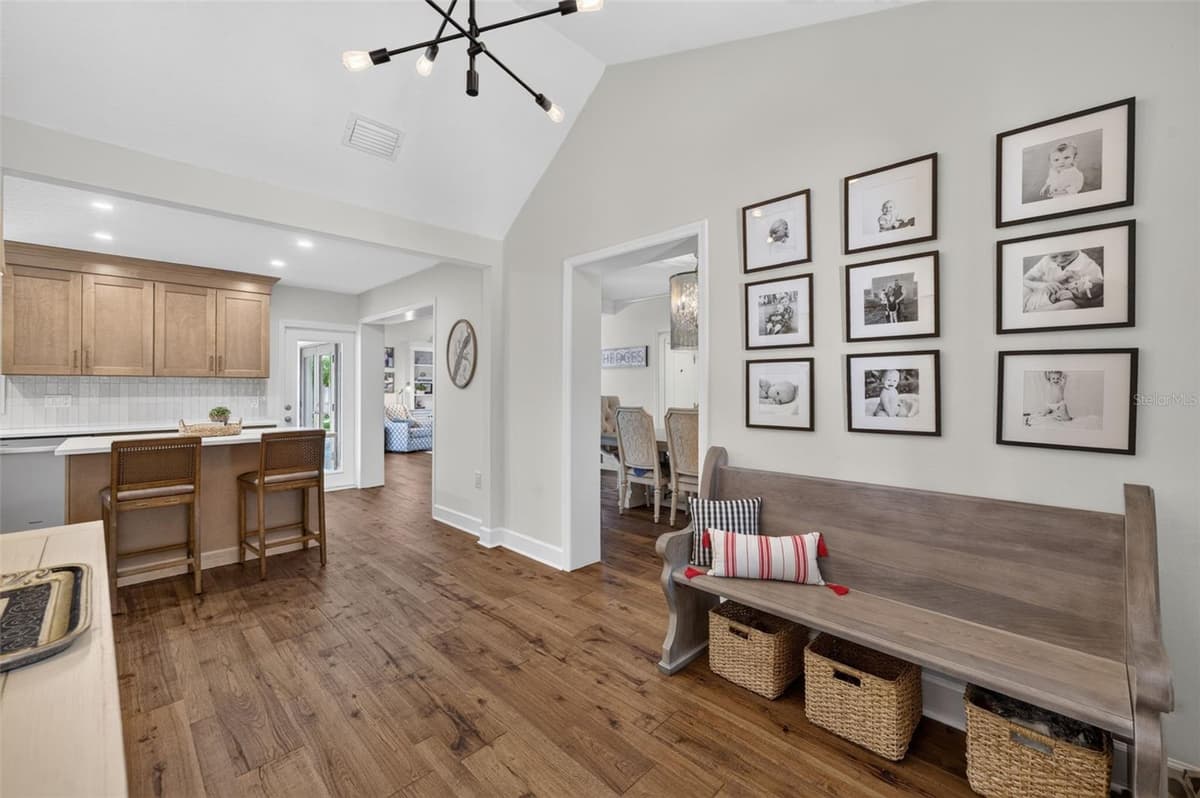 1351 ONECO AVENUE — photo 4 of 30