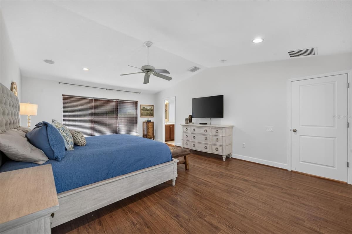 1351 ONECO AVENUE — photo 14 of 30