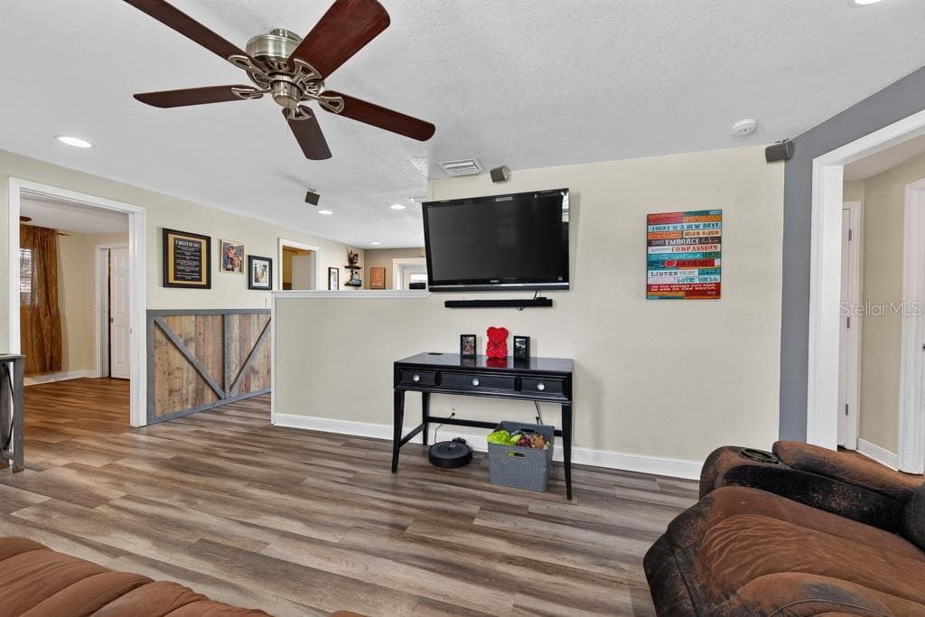 6949 80TH TERRACE — photo 7 of 47