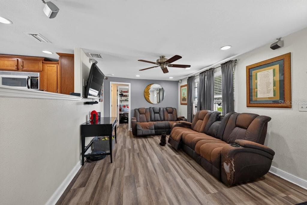6949 80TH TERRACE — photo 4 of 47