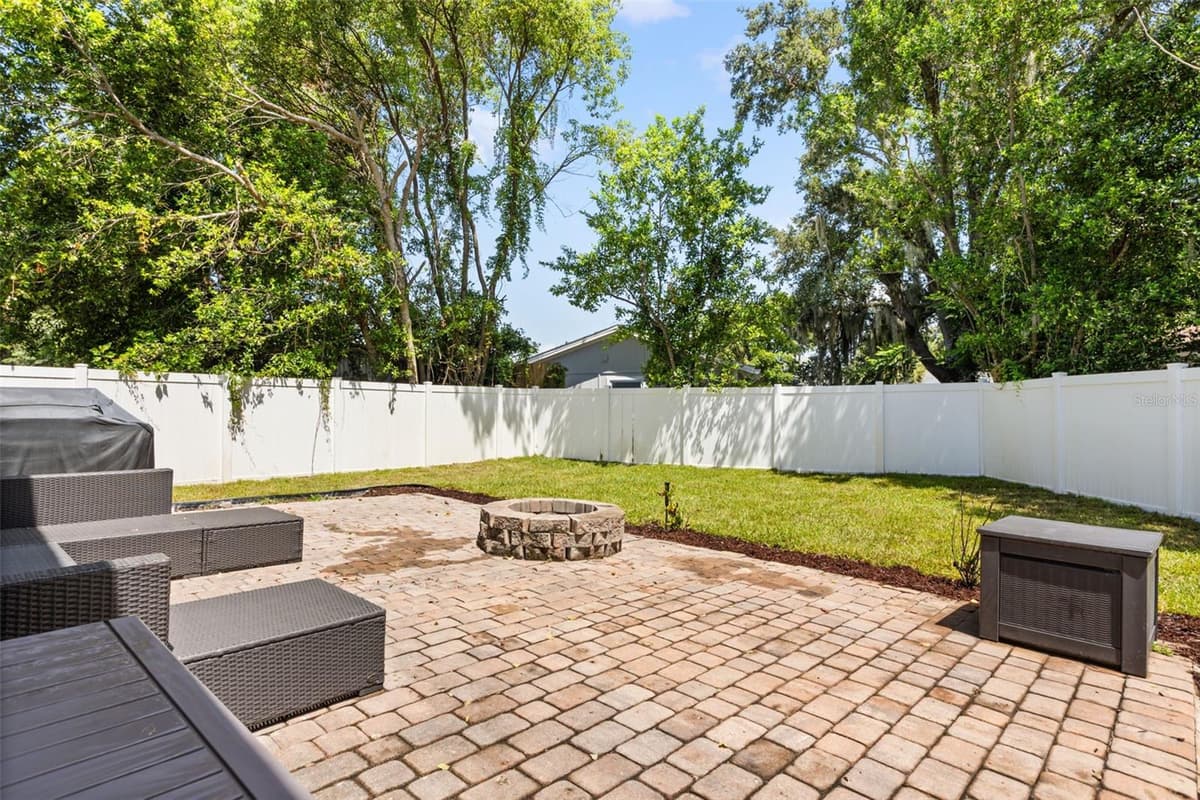 1871 BARKER DRIVE — photo 29 of 36