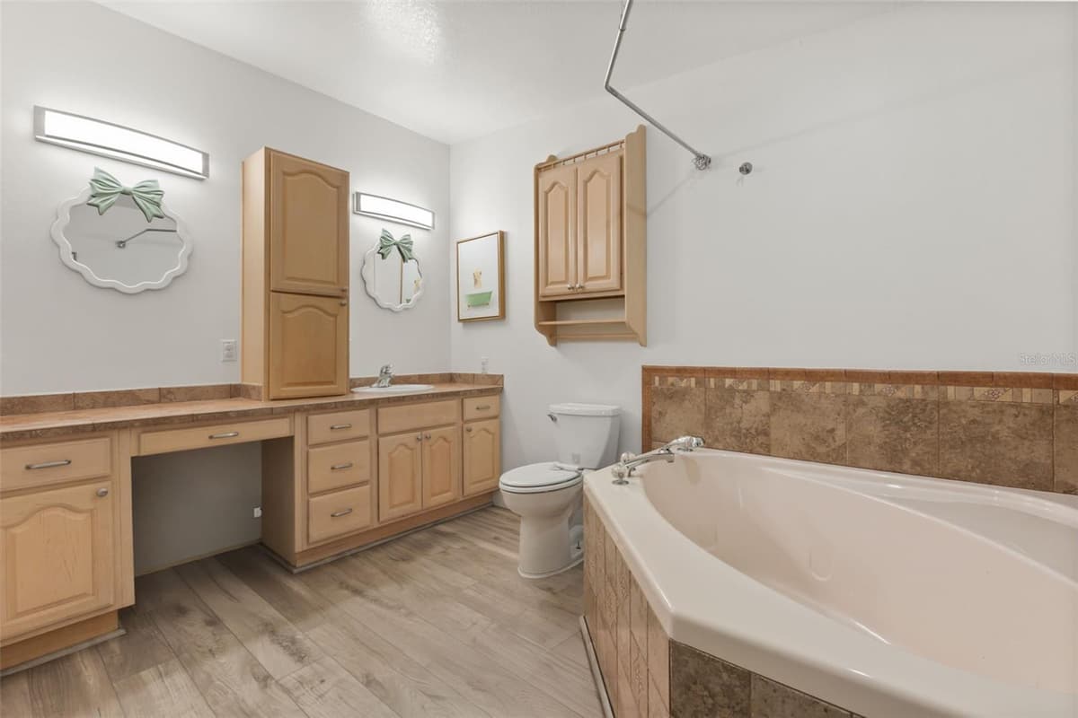 1871 BARKER DRIVE — photo 14 of 36