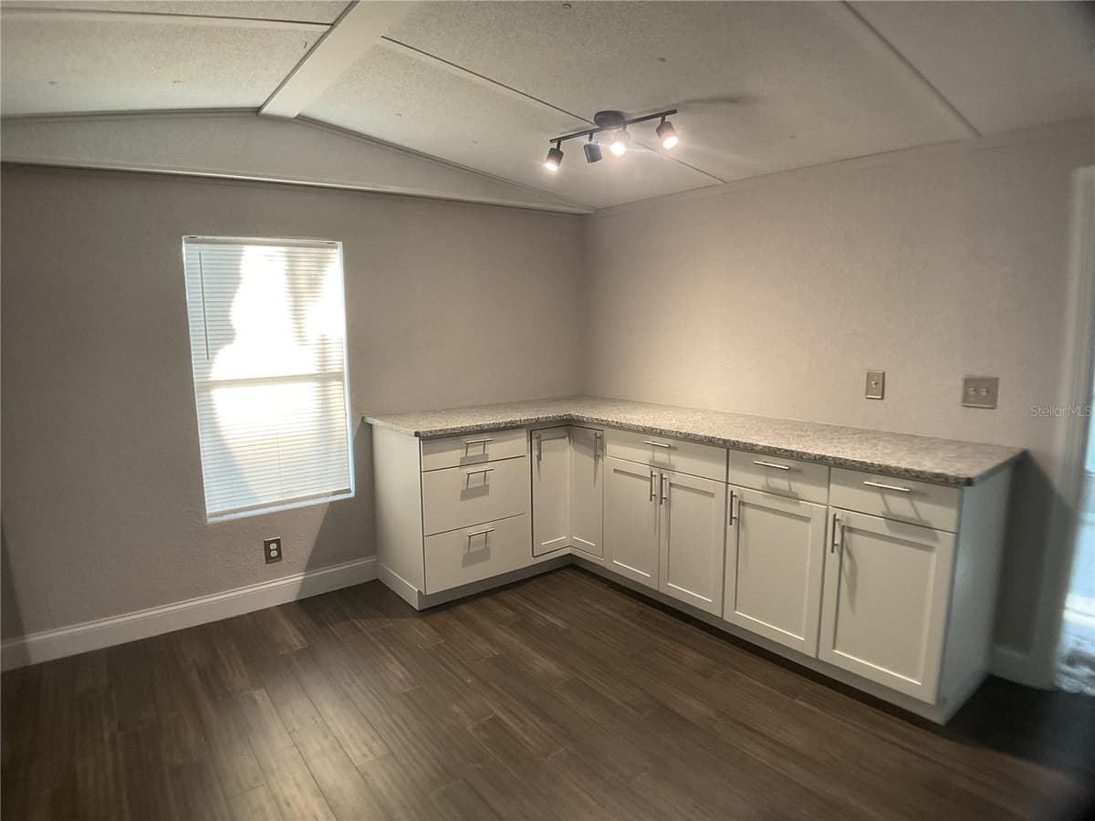 5038 SANDY ROAD — photo 6 of 42