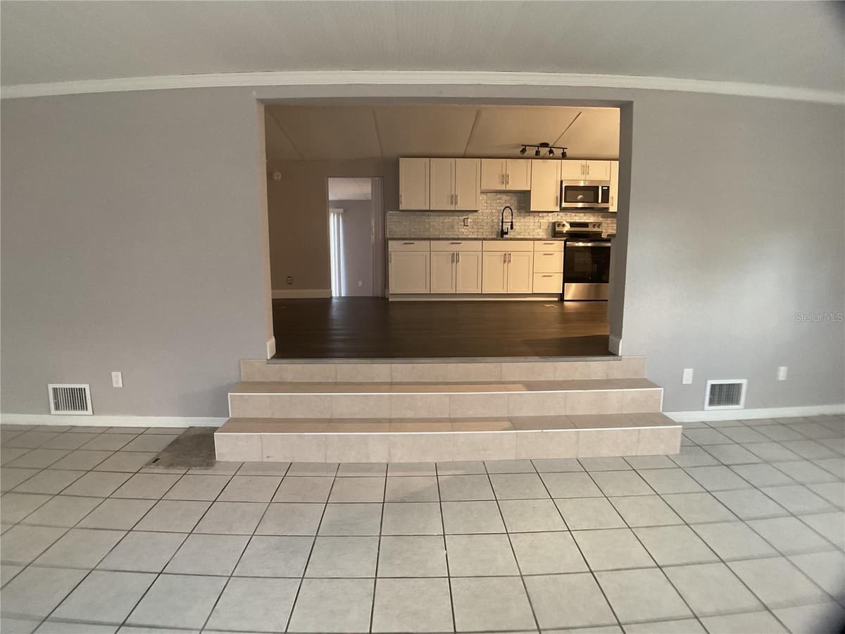 5038 SANDY ROAD — photo 9 of 42