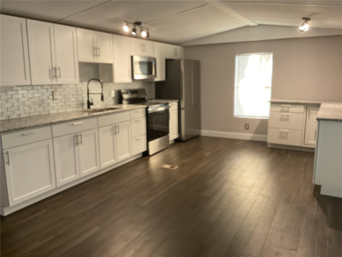5038 SANDY ROAD — photo 3 of 42