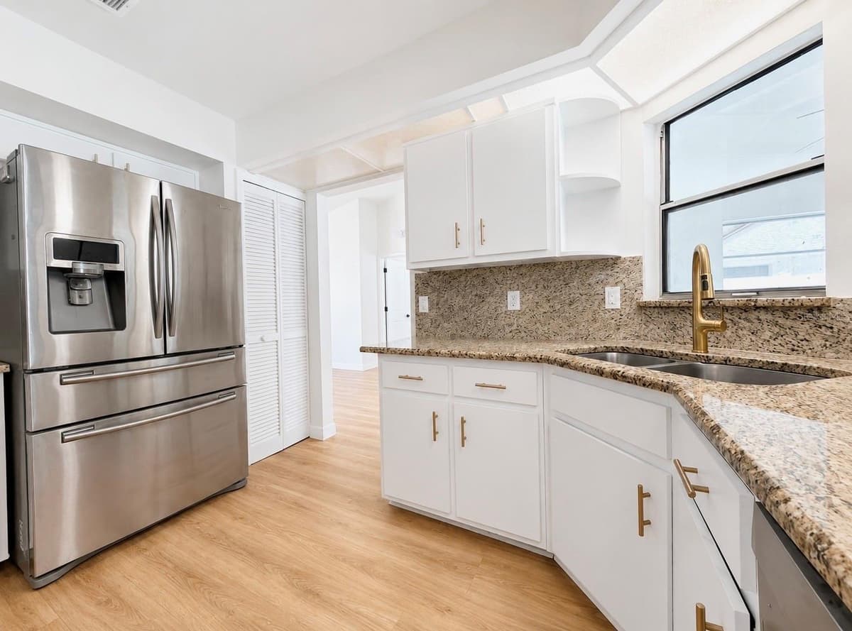 324 RINGWOOD CIRCLE — photo 14 of 44