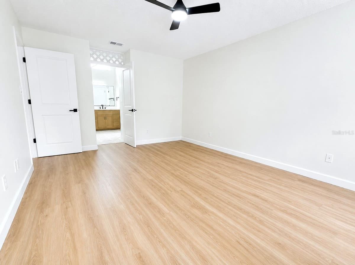 324 RINGWOOD CIRCLE — photo 21 of 44