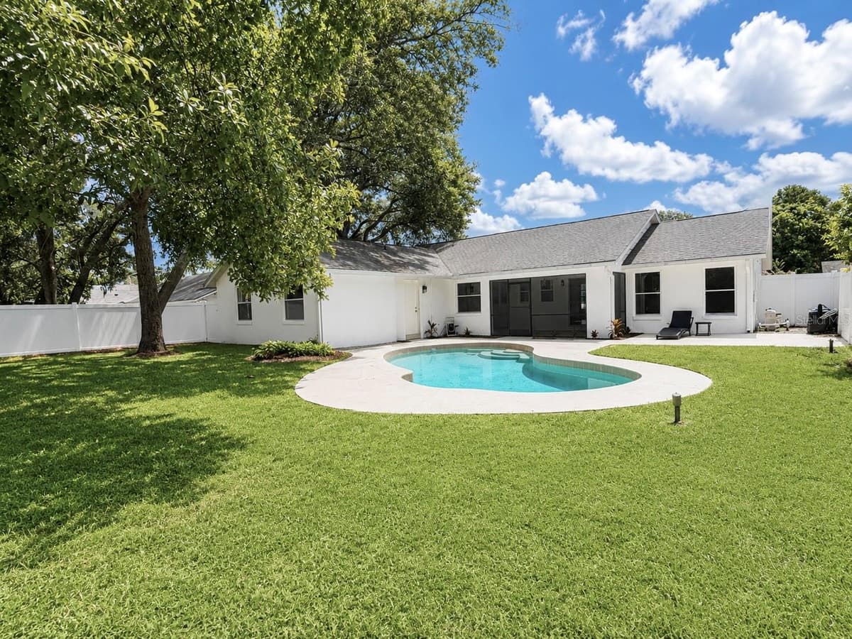 324 RINGWOOD CIRCLE — photo 35 of 44