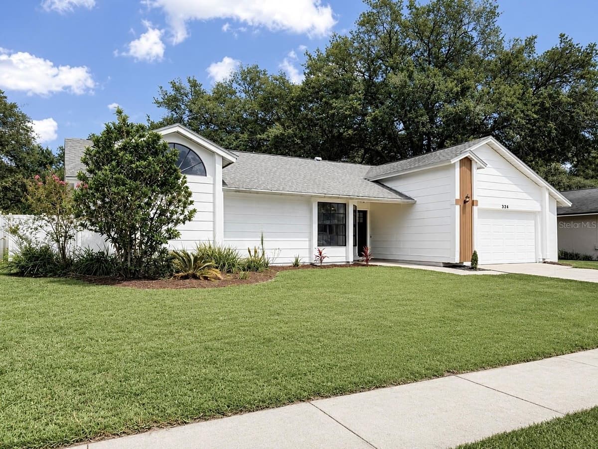 324 RINGWOOD CIRCLE — photo 2 of 44