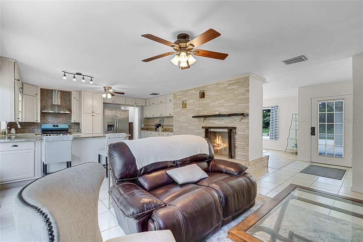 1200 LAKE HARNEY ROAD — photo 32 of 66