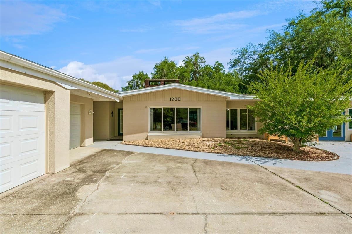 1200 LAKE HARNEY ROAD — photo 11 of 66