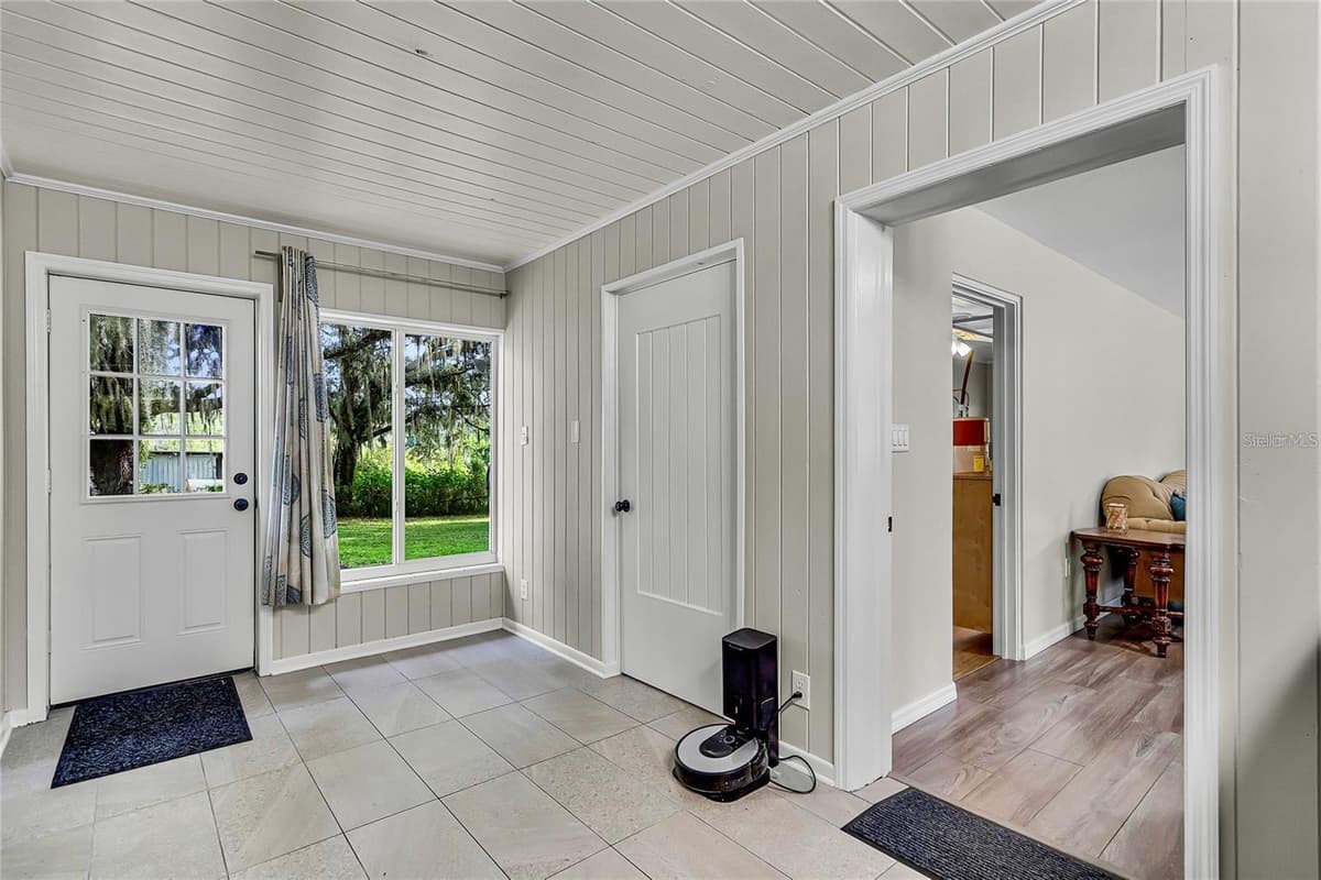 1200 LAKE HARNEY ROAD — photo 33 of 66