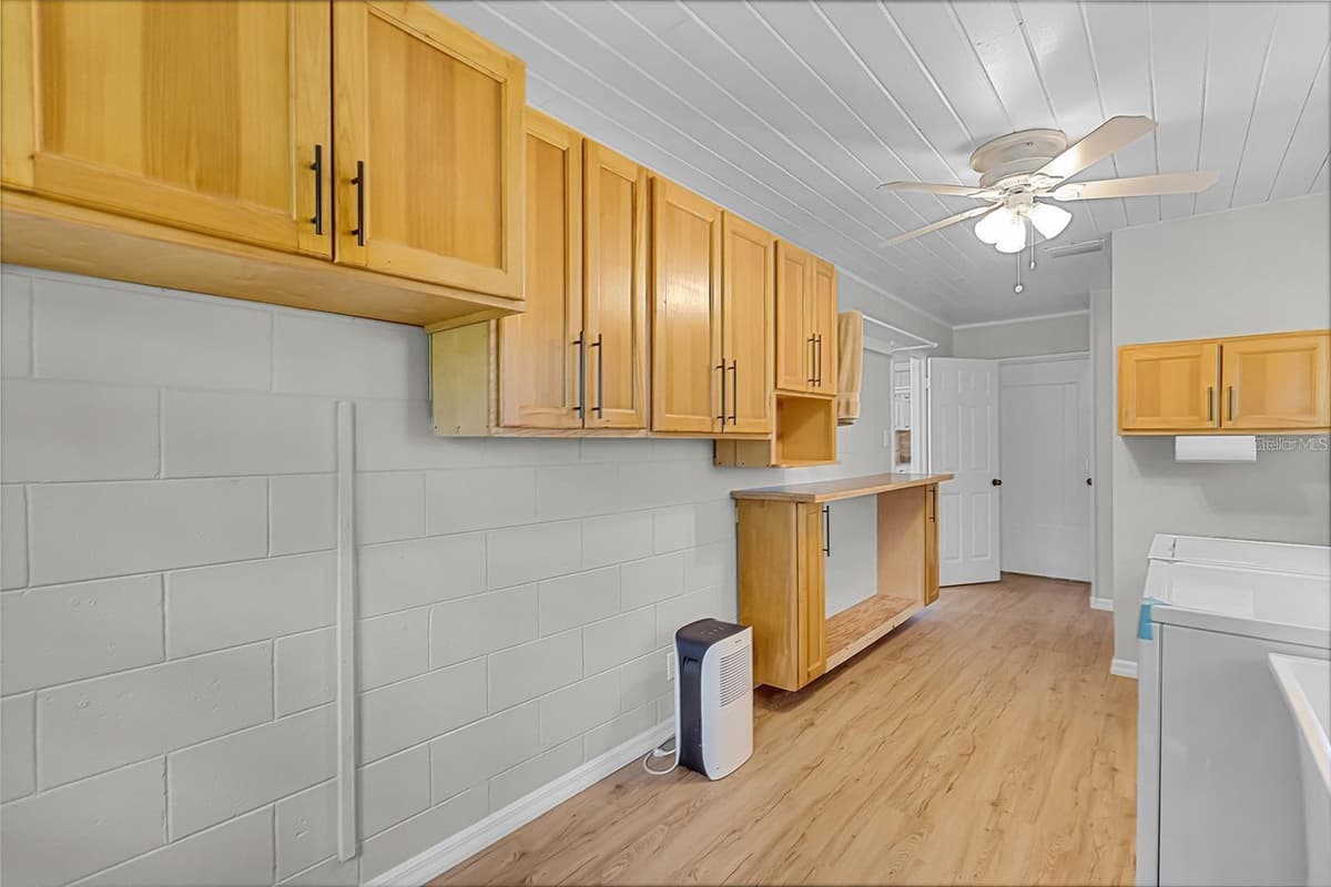1200 LAKE HARNEY ROAD — photo 30 of 66