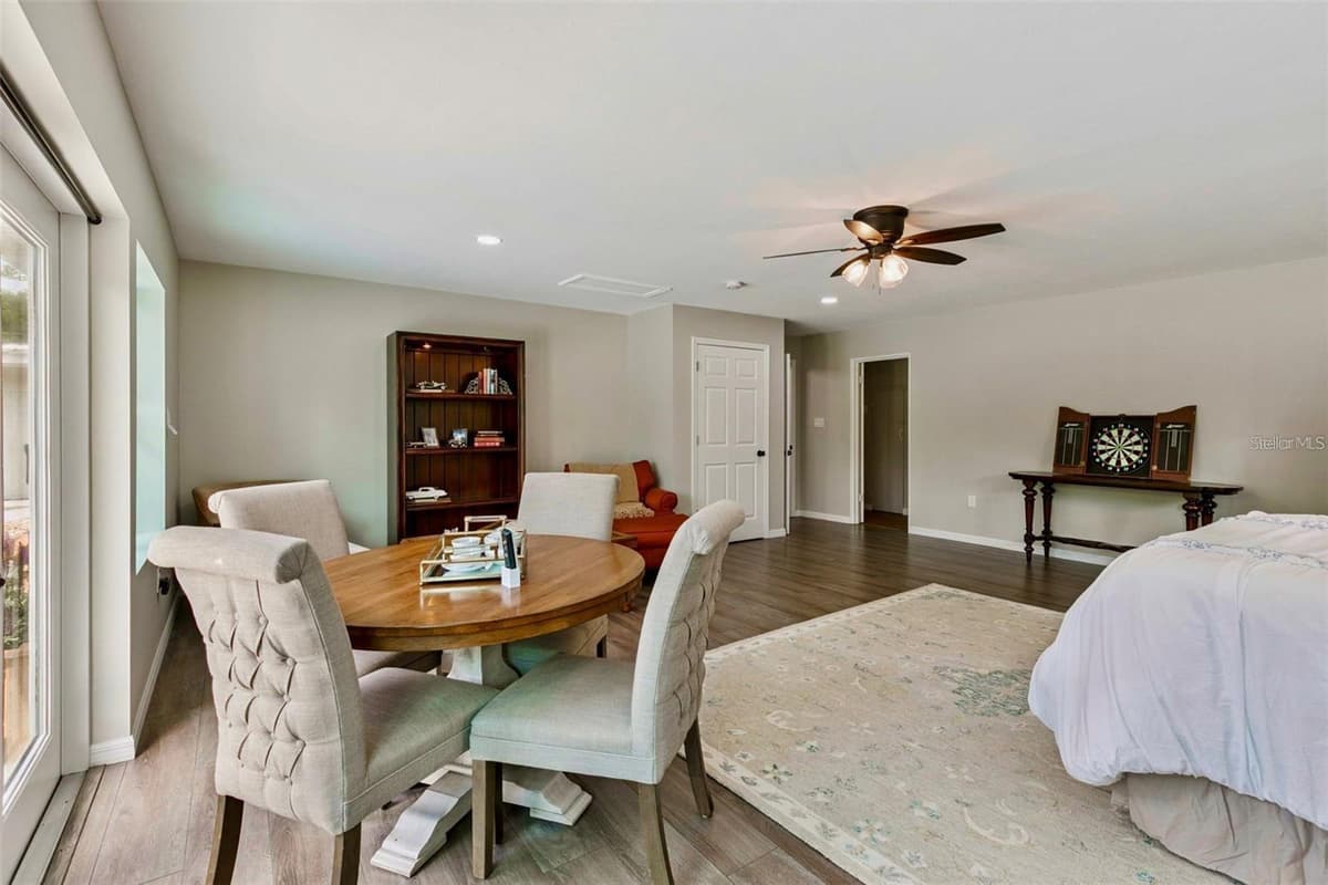 1200 LAKE HARNEY ROAD — photo 44 of 66